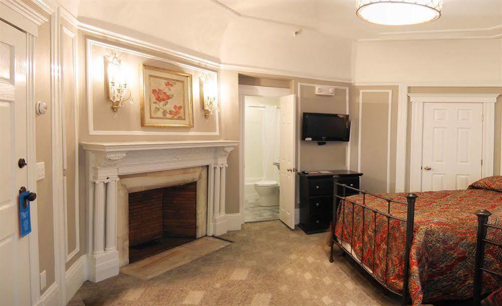 Longwood Inn Brookline Ngoại thất bức ảnh