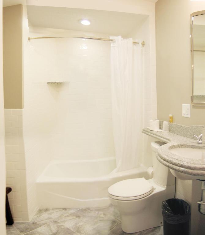 Longwood Inn Brookline Ngoại thất bức ảnh