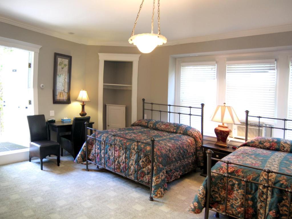 Longwood Inn Brookline Ngoại thất bức ảnh